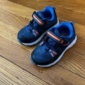 Stride rite Made 2 Play Velcro sneaker